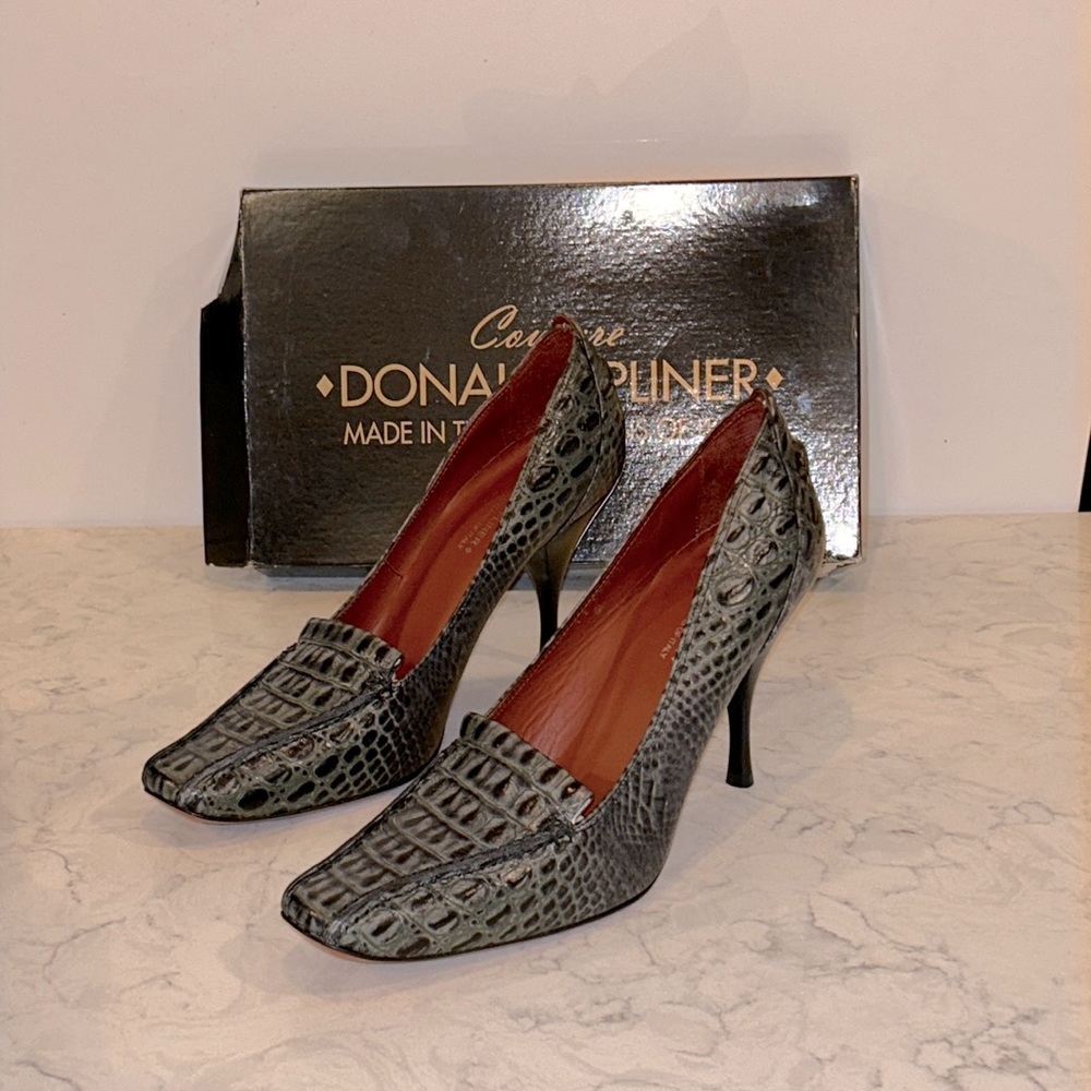 Donald L Pliner (Couture), made in Italy — color; Charcoal authentic Gator